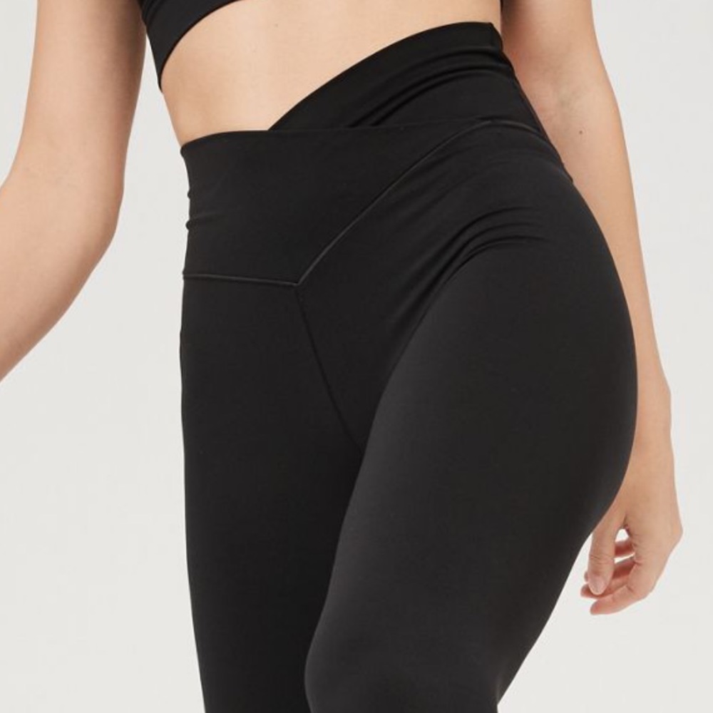 COPY - Aerie offline high waisted crossover leggi…